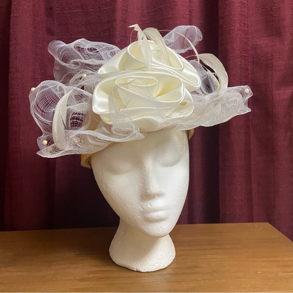 Vintage Whittall & Shon Sequin Pillbox Hat Cream
